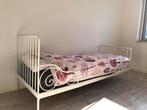 Wit Metalen Bedframe 90x200, ikea meegroei bed, wit bed, Huis en Inrichting, Slaapkamer | Bedden, Ophalen, Eenpersoons, Wit, 80 cm