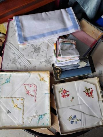 Nieuwe zakdoeken, sommige vintage, ruim 30 stuks beschikbaar voor biedingen