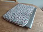 Quilted laptop sleeve met bloemenpatroon, Ophalen of Verzenden, 13 inch, Zo goed als nieuw, Sostrene grene