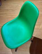 Prachtige groene Vitra Eames DSR stoel met zwart onderstel, Ophalen, Kunststof, Overige kleuren, Zo goed als nieuw