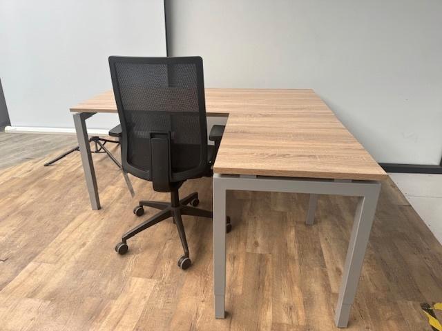 Q-line hoekbureau aluminium, Huis en Inrichting, Bureaus, In hoogte verstelbaar, Ophalen of Verzenden