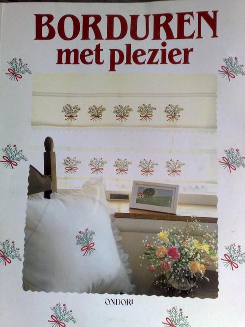 Boek = Borduren met plezier – Ondori, Hobby en Vrije tijd, Borduren en Borduurmachines, Zo goed als nieuw, Patroon, Verzenden