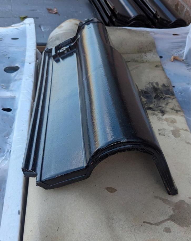 Wienerberger Koramic Modula Zwart Engobe Kantpan (16 stuks), Doe-het-zelf en Verbouw, Dakpannen en Dakbedekking, Nieuw, Dakpannen