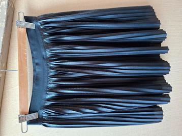 Zwart feestelijk rokje met zilver gloed mt 170 beschikbaar voor biedingen