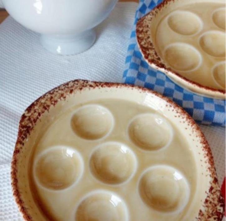 Gien France platte ovenschaaltjes 6 escargots, Antiek en Kunst, Antiek | Keramiek en Aardewerk, Ophalen