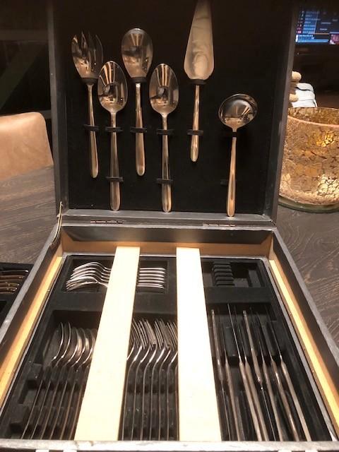 Sola 70-delig Bestek assortiment, Huis en Inrichting, Keuken | Bestek, Nieuw, Bestekset, Rvs of Chroom, Vaatwasserbestendig, Ophalen