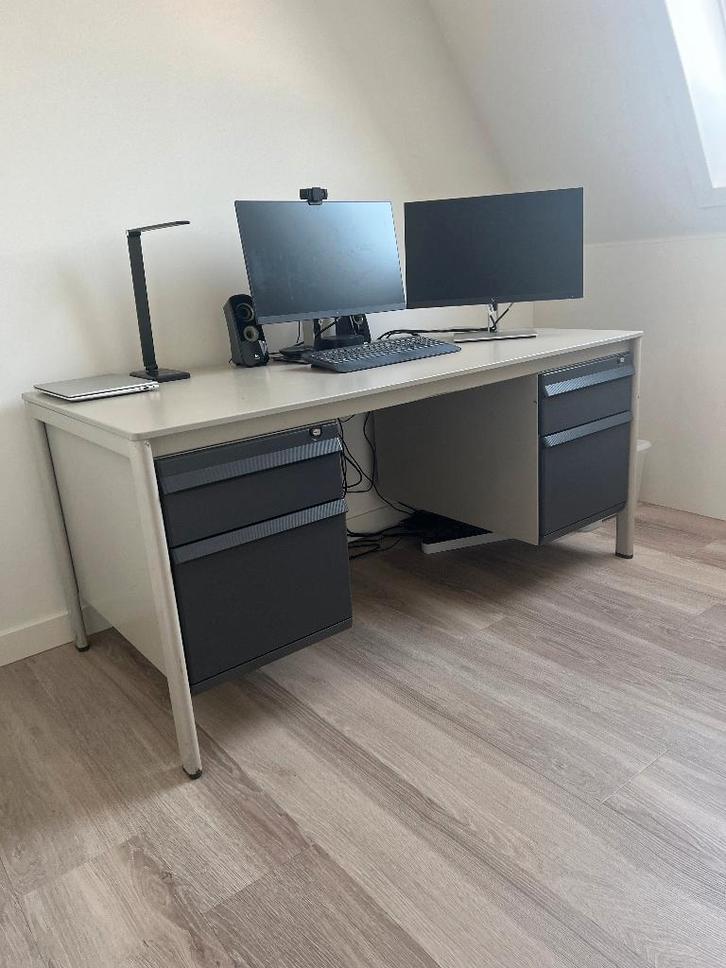 Bureau Ahrend 160x80x74 met 2 onderkasten, Huis en Inrichting, Bureaus, Gebruikt, Bureau, Ophalen