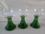 3 vintage wijnglazen op groene voet, Verzamelen, Glas en Borrelglaasjes, Ophalen, Zo goed als nieuw, Overige typen