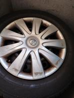 Autobanden voor Toyota Avensis verso Totaal 4 banden, Auto diversen, Wieldoppen, Ophalen, Zo goed als nieuw