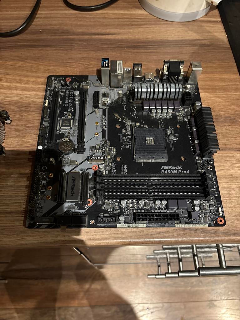 ASRock B450M Pro4 Moederbord - AMD Socket, Gebruikt, C, Ophalen of Verzenden, Y