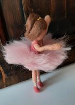 Genaaldvilte Ballerina in roze wol naaldvilten handgemaakt, Hobby en Vrije tijd, Ophalen of Verzenden, Nieuw, Overige typen, Wolvilt