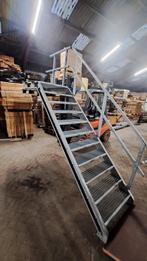 stalen trap Met leuning en bordes staal gegalvaniseerd, Doe-het-zelf en Verbouw, Ladders en Trappen, 2 tot 4 meter, Ophalen