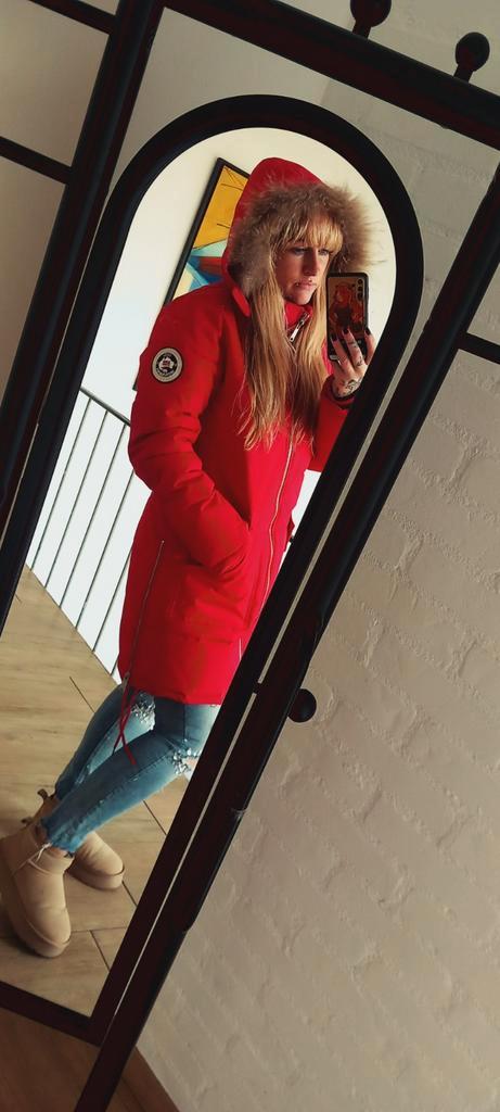 Mooie Canadian Peak Winterjas - Rood, Kleding | Dames, Jassen | Winter, Zo goed als nieuw, Maat 38/40 (M), Rood, Ophalen of Verzenden