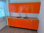 Oranje keuken met dubbele spoelbak, Gebruikt, Overige kleuren, Enkelwandige keuken, Ophalen of Verzenden