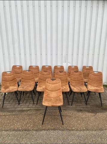 Set van 26 industriële eetkamerstoelen  beschikbaar voor biedingen