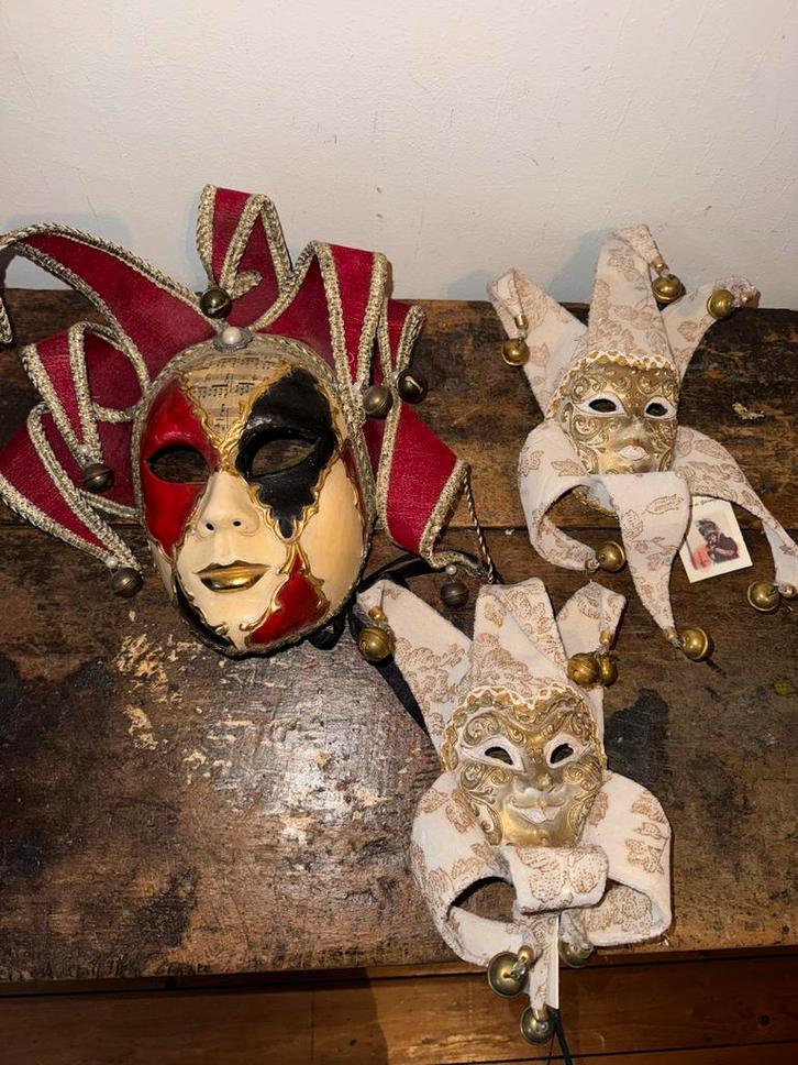 3 originele maskers uit Venetië handgemaakt, Antiek en Kunst, Curiosa en Brocante, Ophalen of Verzenden