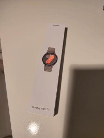Samsung Galaxy Watch 7( Nieuw ) beschikbaar voor biedingen