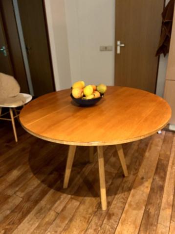 Ronde vintage eettafel – fifties design (hout) beschikbaar voor biedingen