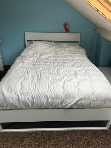 Bedframe ikea wit 160x200 (excl lattenbodem en matras)