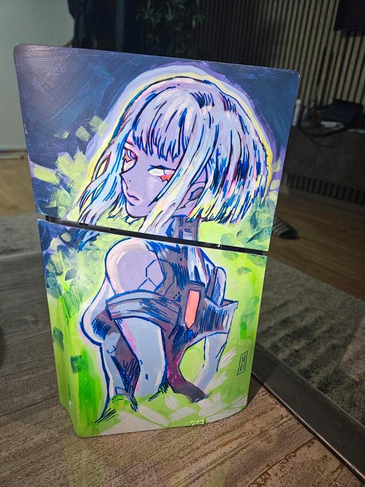 Custom PlayStation 5 met Kappen-Goku & Lucy Limited Edition, Spelcomputers en Games, Spelcomputers | Sony PlayStation Consoles | Accessoires