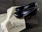 Louis Vuitton pumps zwart lak gouden slotje maat 40, Kleding | Dames, Schoenen, Ophalen of Verzenden, Louis Vuitton, Zo goed als nieuw