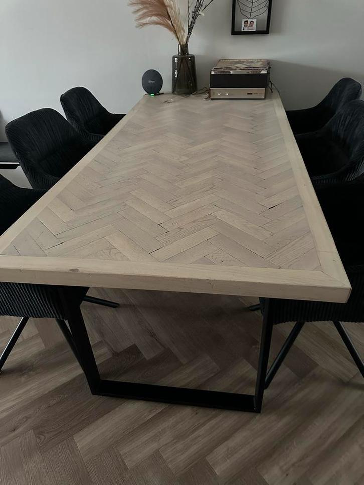 Houtlook Visgraat Eettafel met Zwarte Poten, Huis en Inrichting, Tafels | Eettafels, Gebruikt, 100 tot 150 cm, 150 tot 200 cm