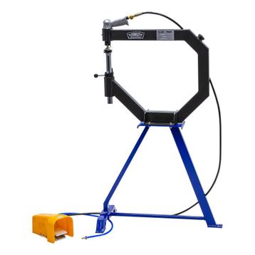 Pneumatische Plaathamer (Planishing hammer) op statief beschikbaar voor biedingen
