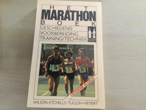 Wilson, Etchells en Tulloh - Het marathon boek 4e druk, Boeken, Sportboeken, Zo goed als nieuw, Lopen en Fietsen, Ophalen of Verzenden