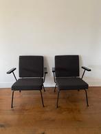 Gispen 1401 / gispen 415 stoeltjes 2x ontwerp wim rietveld, Huis en Inrichting, Stoelen, Twee, Metaal, Zo goed als nieuw, Dutch design