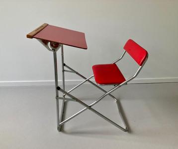 kindertafel / tekentafel beschikbaar voor biedingen