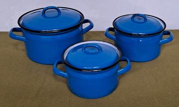 Vintage 3-delige blauw emaille pannenset beschikbaar voor biedingen