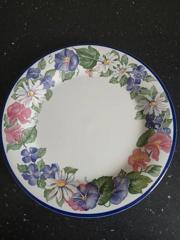 Staffordshire Tableware Moselle dinerbord beschikbaar voor biedingen
