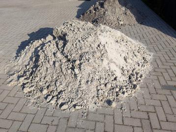 Straat-/ ophoogzand, circa 1,5 m3 beschikbaar voor biedingen