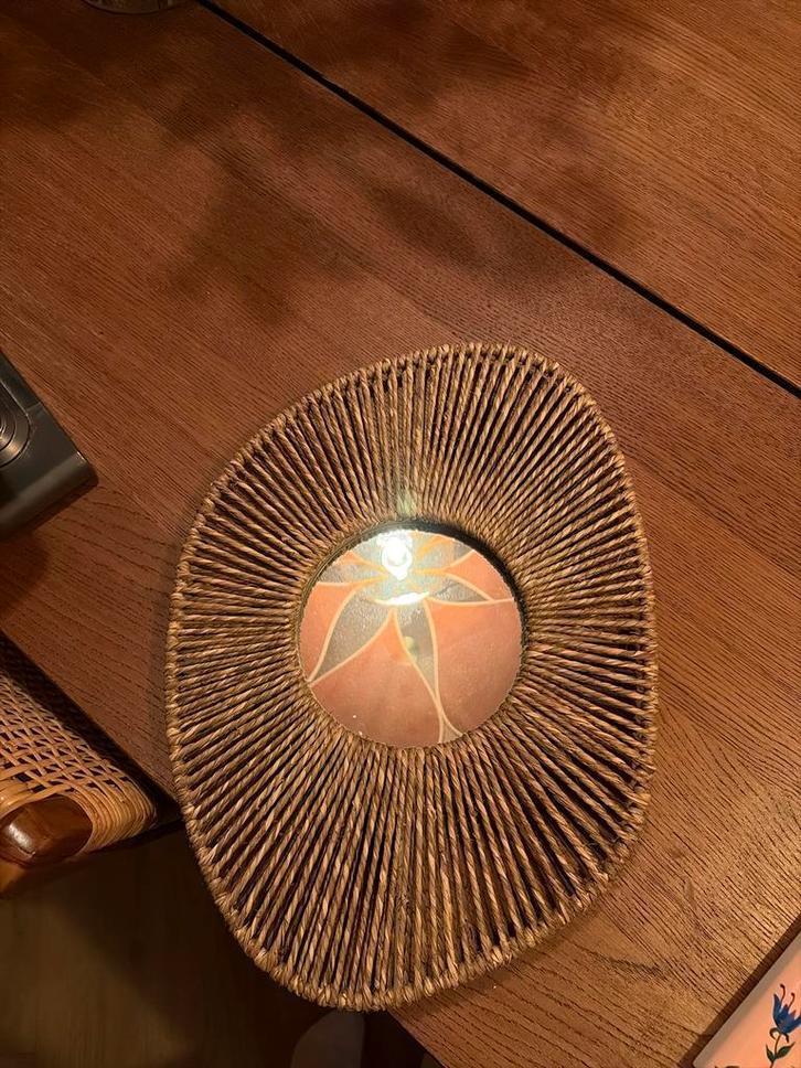 H&M Home Spiegel Rotan Assymetrisch, Huis en Inrichting, Woonaccessoires | Spiegels, Zo goed als nieuw, Minder dan 50 cm, Minder dan 100 cm