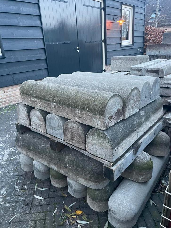 Stootbanden/varkensruggen, Tuin en Terras, Bielzen en Borders, Gebruikt, Overige typen, Beton, Minder dan 25 cm, Minder dan 100 cm