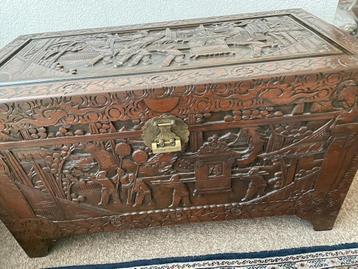 Houten dekenkist Indonesisch beschikbaar voor biedingen