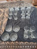 te koop een 4 delig glas servies  ingst, Huis en Inrichting, Keuken | Servies, Ophalen of Verzenden, Glas, Overige stijlen
