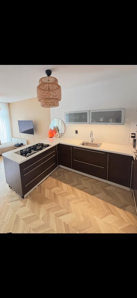 Keuken, Huis en Inrichting, Keuken | Complete keukens, Gebruikt, U-keuken, Bruin, Graniet of Steen, Met kookeiland, Ophalen