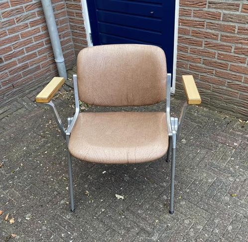 Leuke Castelli Stoel ( vintage design retro italie modern ), Huis en Inrichting, Fauteuils, Gebruikt, Metaal, Overige materialen
