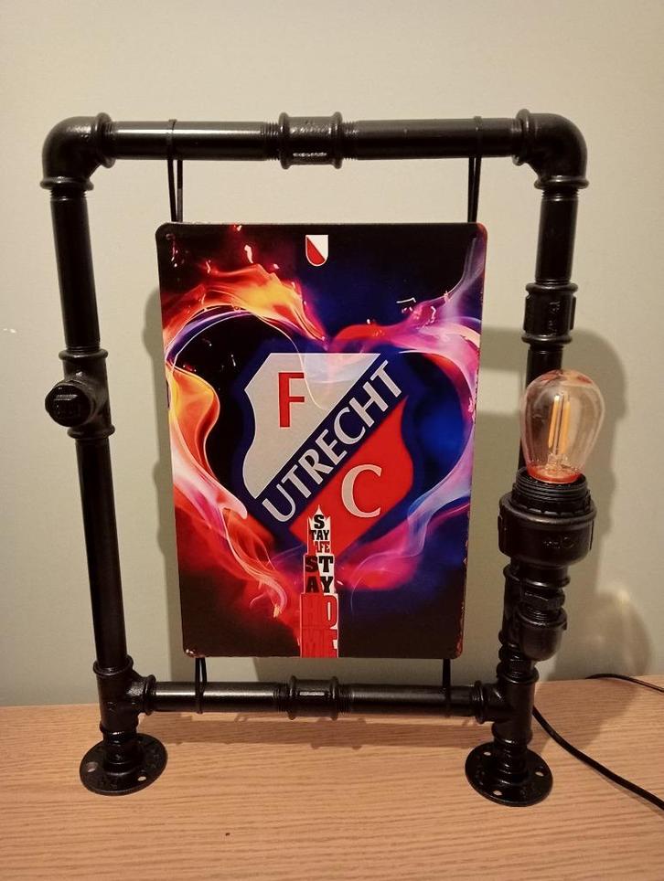 industrële handgemaakte steampunk lamp F.C. UTRECHT, Huis en Inrichting, Woonaccessoires | Tekstborden en Spreuken, Nieuw, Ophalen of Verzenden