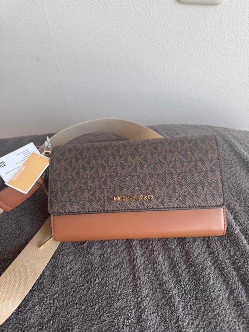 Michael Kors portemonnee crossbody tas nieuw, Sieraden, Tassen en Uiterlijk, Tassen | Schoudertassen, Nieuw, Overige merken, Bruin