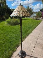 Tiffany vloerlamp, bronzen voet, 160 hoog kap 50 cm., Huis en Inrichting, Lampen | Wandlampen, Ophalen, Zo goed als nieuw