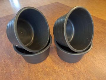 Zwarte speciekuipen 85 liter extra zware kwaliteit. 4 stuks beschikbaar voor biedingen