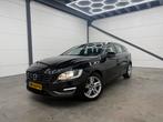Volvo V60 D6 Twin Engine  Geartronic AWD Plug In Hybrid, Auto's, Volvo, Automaat, 1800 kg, Zwart, Diesel