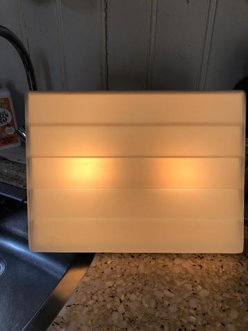 Decoratieve Lamp bedoeld voor Dia's .  beschikbaar voor biedingen