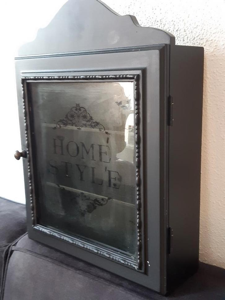 Kl hangkastje "homestyle",stoer brocante ,koper knopje, Antiek en Kunst, Curiosa en Brocante, Ophalen of Verzenden
