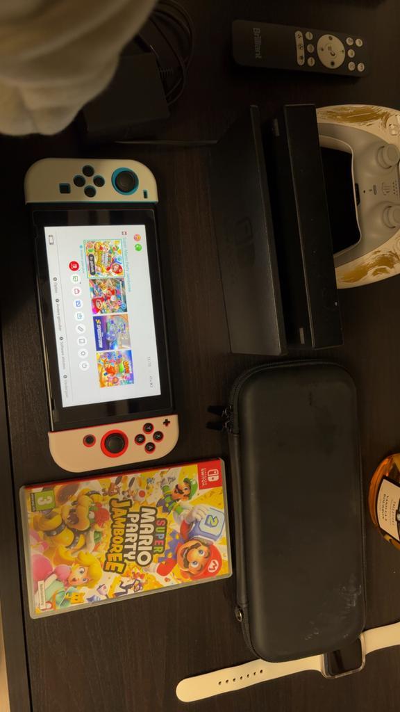 Nintendo Switch + Super Mario Party Jamboree, Spelcomputers en Games, Spelcomputers | Nintendo Switch, Zo goed als nieuw, Switch Original
