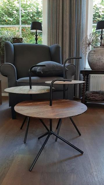 Stoere landelijke bijzettafeltjes / tafels / bijzet tafel beschikbaar voor biedingen