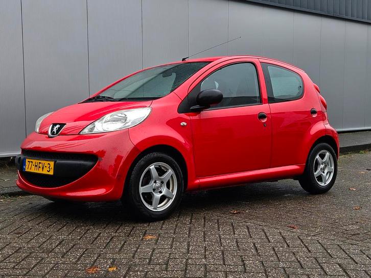 Peugeot 107 1.0 12V - 5-deurs 2008 Rood - Nieuwe APK! 10/26, Auto's, Peugeot, Particulier, ABS, Airbags, Bluetooth, Isofix, Lichtmetalen velgen