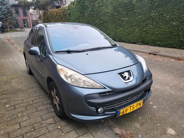 Te koop Peugeot 207, 1.4 benzine, Auto's, Peugeot, Particulier, ABS, Airbags, Airconditioning, Alarm, Bluetooth, Centrale vergrendeling